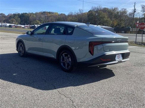 Used 2025 Kia K4 LXS image 5