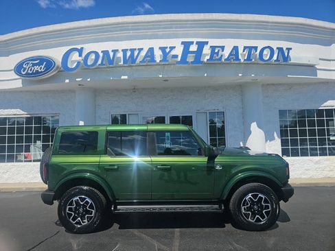 Used 2025 Ford Bronco Outer Banks AWD/4WD image 1