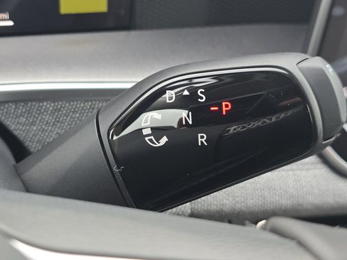 New 2026 Volkswagen Tiguan S FWD image 24