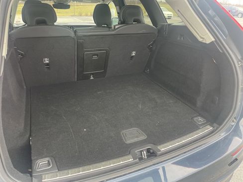 Used 2024 Volvo XC60 B5 Plus image 6