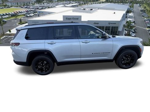 New 2025 Jeep Grand Cherokee L Altitude image 3