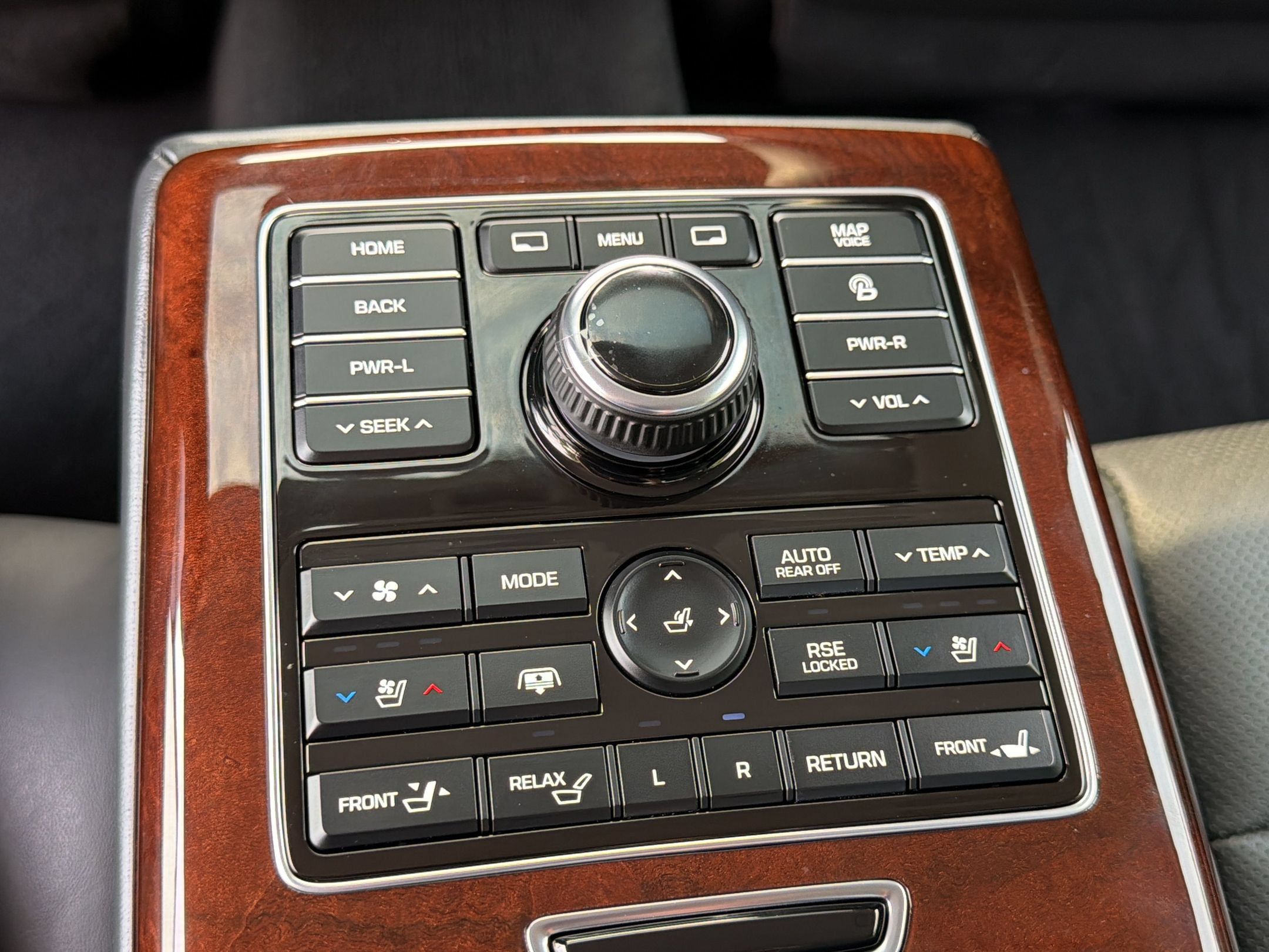 Used 2014 Hyundai Equus Ultimate RWD image 21