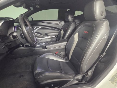 Used 2020 Chevrolet Camaro SS RWD image 11
