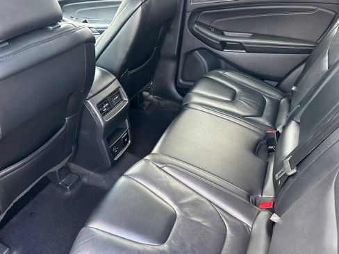 Used 2022 Ford Edge Titanium AWD/4WD image 14