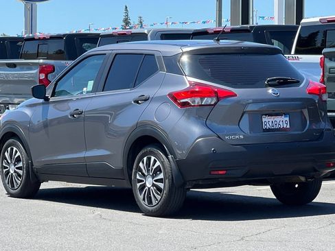 Used 2020 Nissan Kicks S FWD image 7