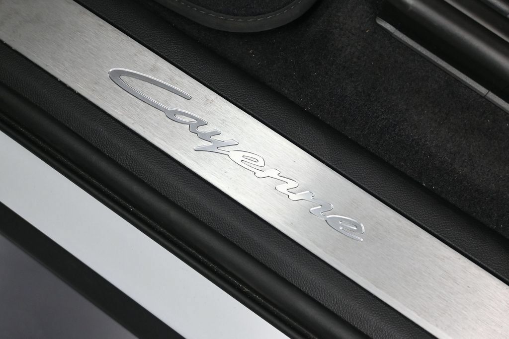 Certified 2026 Porsche Cayenne AWD/4WD image 36
