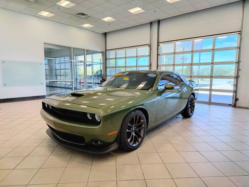 Used 2021 Dodge Challenger GT w/ Blacktop Package RWD image 6