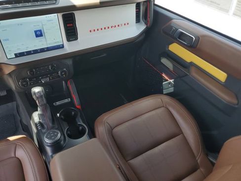 Used 2024 Ford Bronco Heritage Edition AWD/4WD image 11