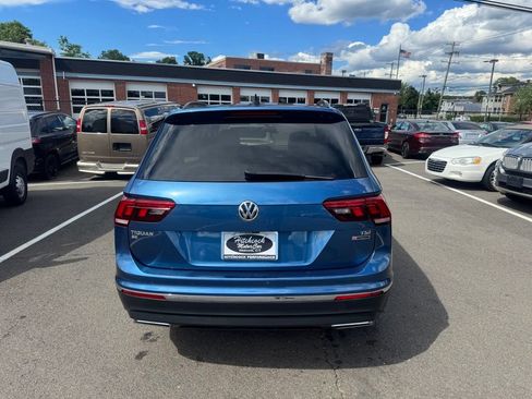 Used 2018 Volkswagen Tiguan SE w/ Panoramic Sunroof Package AWD/4WD image 6