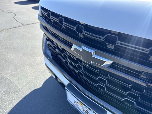 Certified 2024 Chevrolet Suburban Z71 w/ Luxury Package AWD/4WD image 37