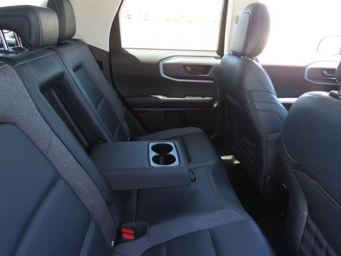 Used 2023 Ford Bronco Sport Outer Banks w/ Tech Package AWD/4WD image 11