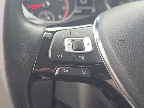Used 2018 Volkswagen Golf S FWD image 26
