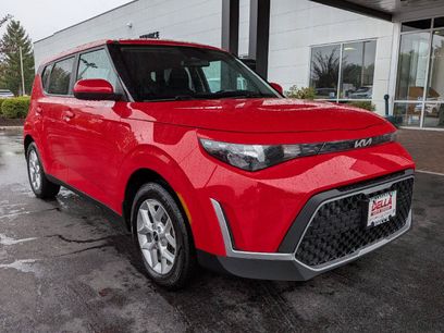 Used 2023 Kia Soul LX w/ LX Technology Package