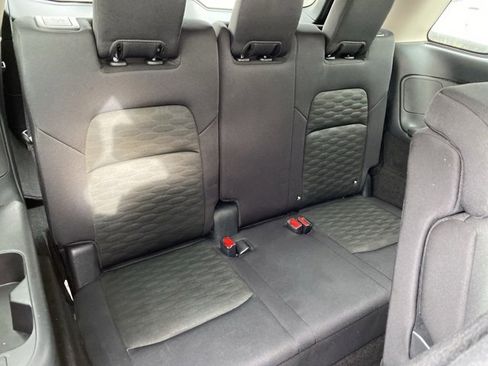 Used 2024 Nissan Pathfinder SV image 33