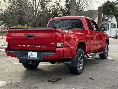 Used 2016 Toyota Tacoma TRD Sport w/ Towing Package image 10