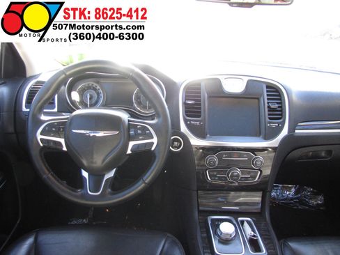 Used 2016 Chrysler 300 Limited image 16