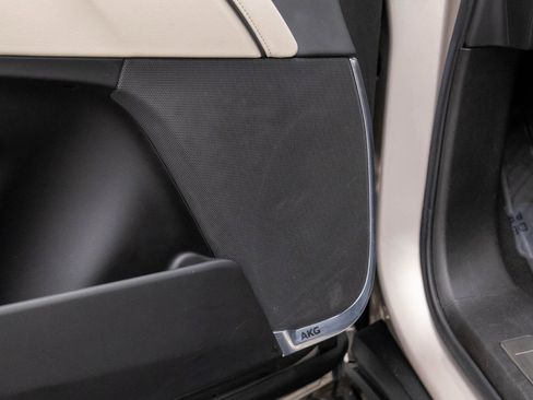 Used 2022 Cadillac Escalade ESV Sport w/ Touring Package image 16