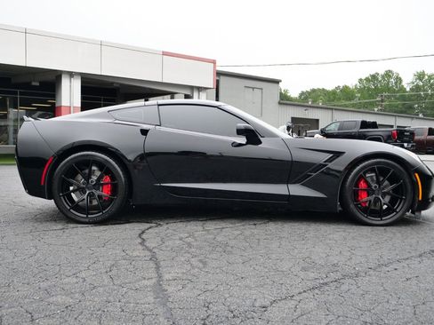 Used 2017 Chevrolet Corvette Stingray Coupe w/ 1LT RWD image 33