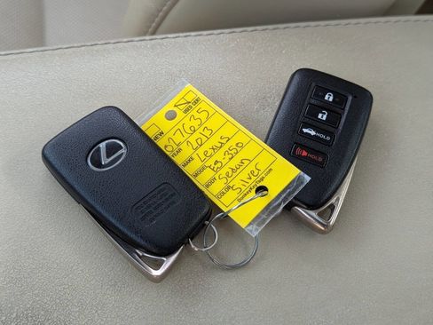 Used 2013 Lexus ES 350 w/ Ultra Luxury Pkg image 34