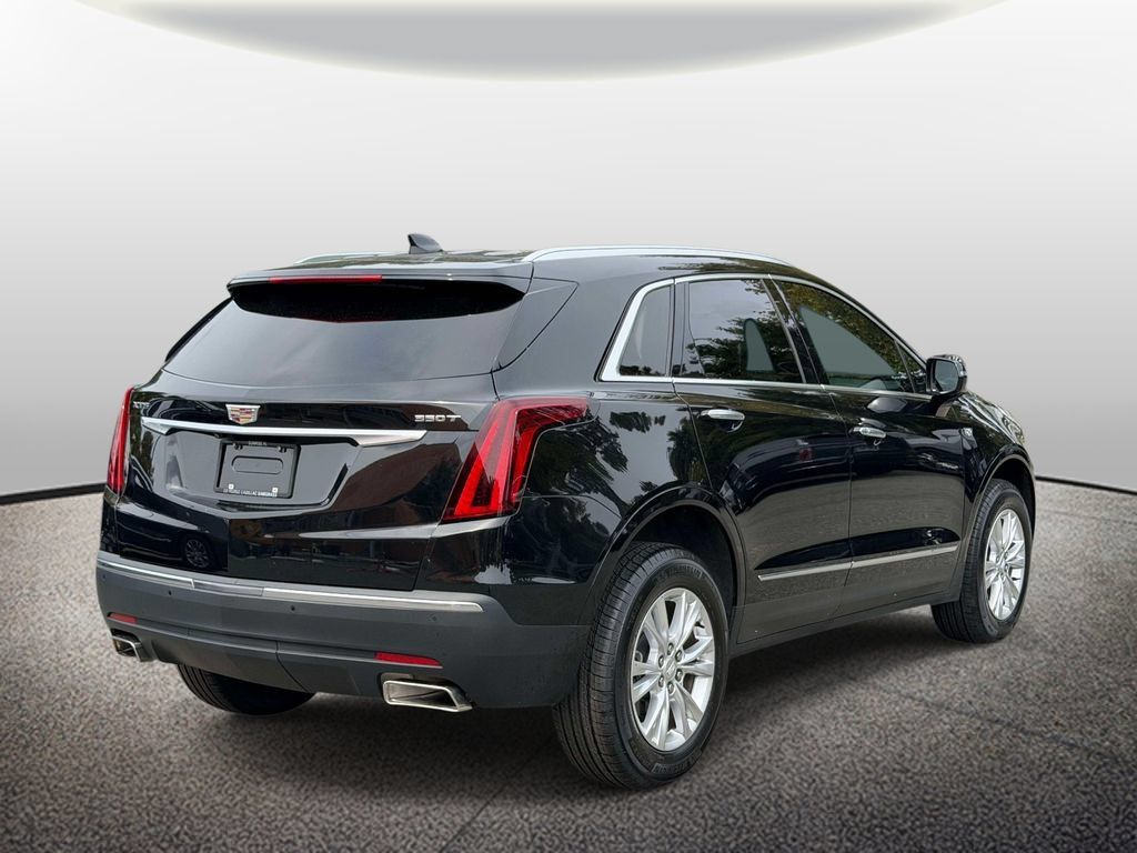 Certified 2024 Cadillac XT5 Luxury FWD image 2