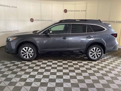 Used 2025 Subaru Outback Premium AWD/4WD image 7