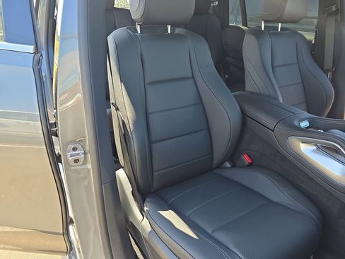 New 2025 Mercedes-Benz GLS 450 4MATIC image 10