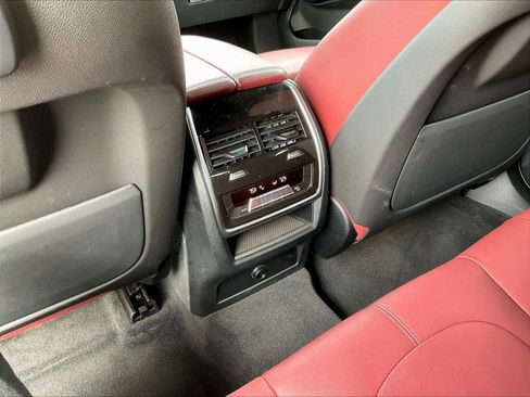Used 2022 BMW X6 xDrive40i w/ M Sport Package AWD/4WD image 10
