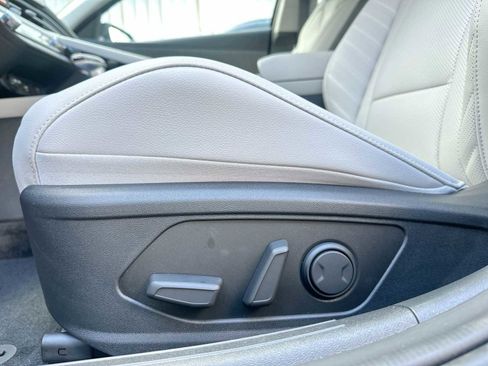 New 2025 Hyundai Elantra Limited image 14