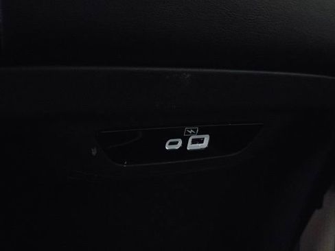 Certified 2023 Chrysler Pacifica Limited FWD image 28