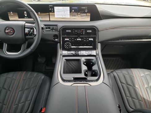 Certified 2025 Nissan Armada PRO-4X w/ Pro-4X Premium Package AWD/4WD image 19
