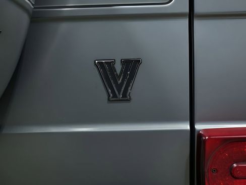 Used 2016 Mercedes-Benz G 63 AMG 4MATIC image 23