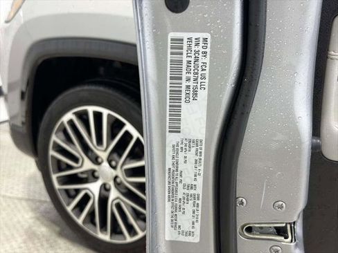 Certified 2022 Jeep Compass Limited w/ Elite Group image 31