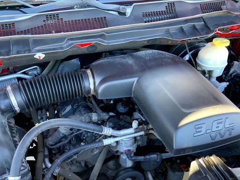 Used 2017 RAM 1500 Express image 31