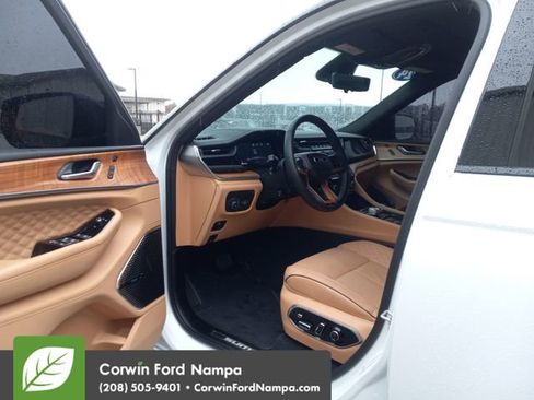 Used 2024 Jeep Grand Cherokee L Summit image 9