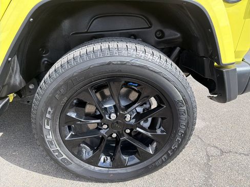Used 2023 Jeep Wrangler Unlimited Sahara w/ Cold Weather Group AWD/4WD image 32