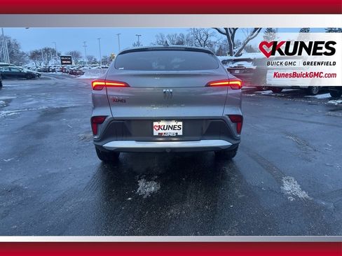 Used 2025 Buick Envista Preferred image 8