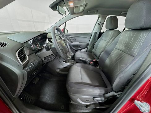 Used 2020 Chevrolet Trax LT image 23