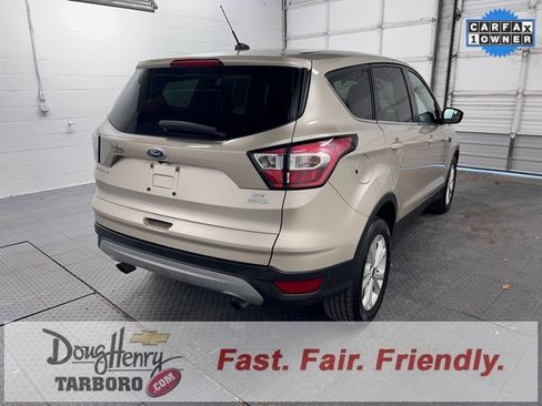 Used 2017 Ford Escape SE image 8