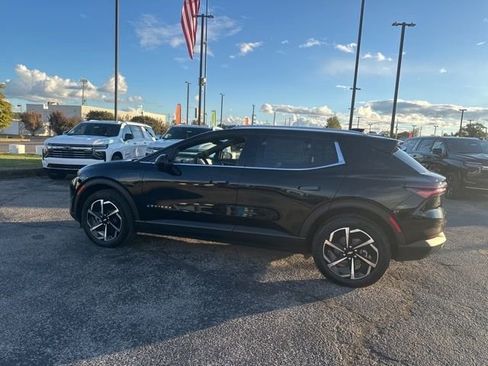 New 2026 Chevrolet Equinox EV LT image 6