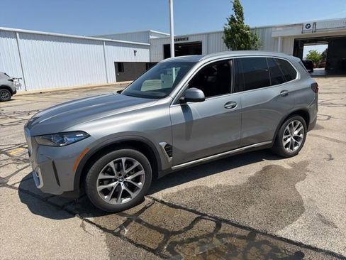 Used 2024 BMW X5 xDrive40i w/ Premium Package AWD/4WD image 2
