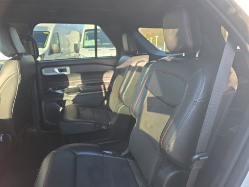 Certified 2022 Ford Explorer ST-Line w/ Class IV Trailer Tow Package image 24