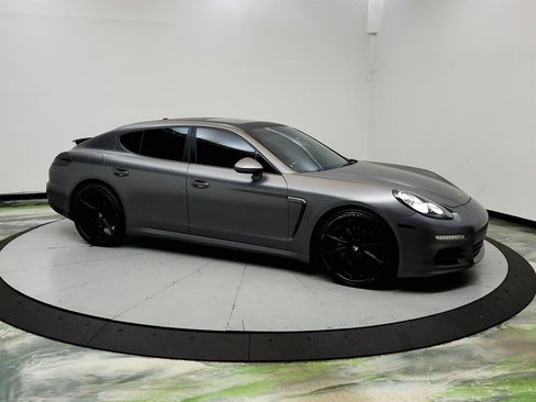 Used 2014 Porsche Panamera 4 AWD/4WD image 3