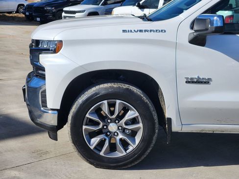 Used 2020 Chevrolet Silverado 1500 LT w/ Texas Edition image 11