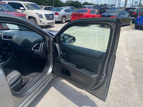 Used 2013 Dodge Avenger SE FWD image 21