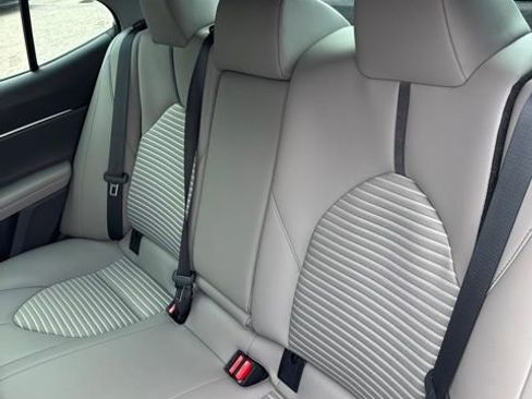 Used 2023 Toyota Camry SE w/ Convenience Package image 18