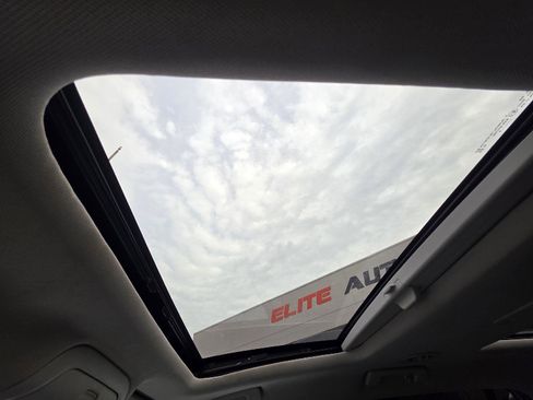 Used 2019 GMC Acadia SLT FWD image 29