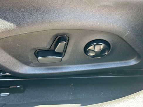 Used 2018 Jeep Compass Latitude w/ Popular Equipment Group AWD/4WD image 19