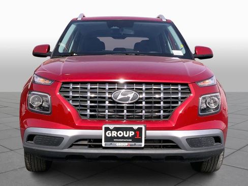Used 2025 Hyundai Venue SEL image 3