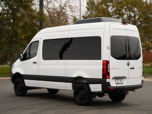 Used 2024 Mercedes-Benz Sprinter 2500 image 9