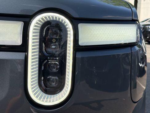 Used 2024 Rivian R1S Adventure AWD/4WD image 24